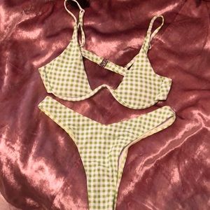 Underwire checkered bikini. Size small